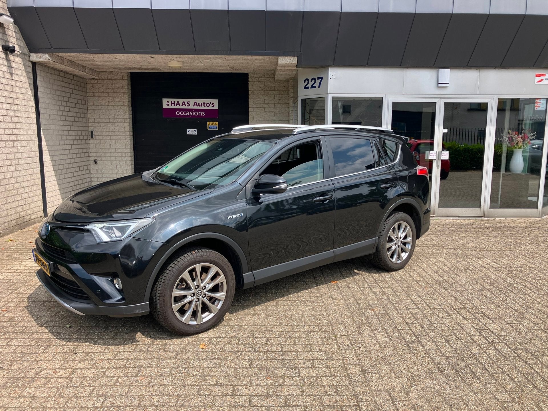 Toyota RAV4 2.5 Hybrid Dynamic / DEALER SERVICED / TREKHAAK, Dealer onderhouden, Gebruikt, Zwart, Bedrijf