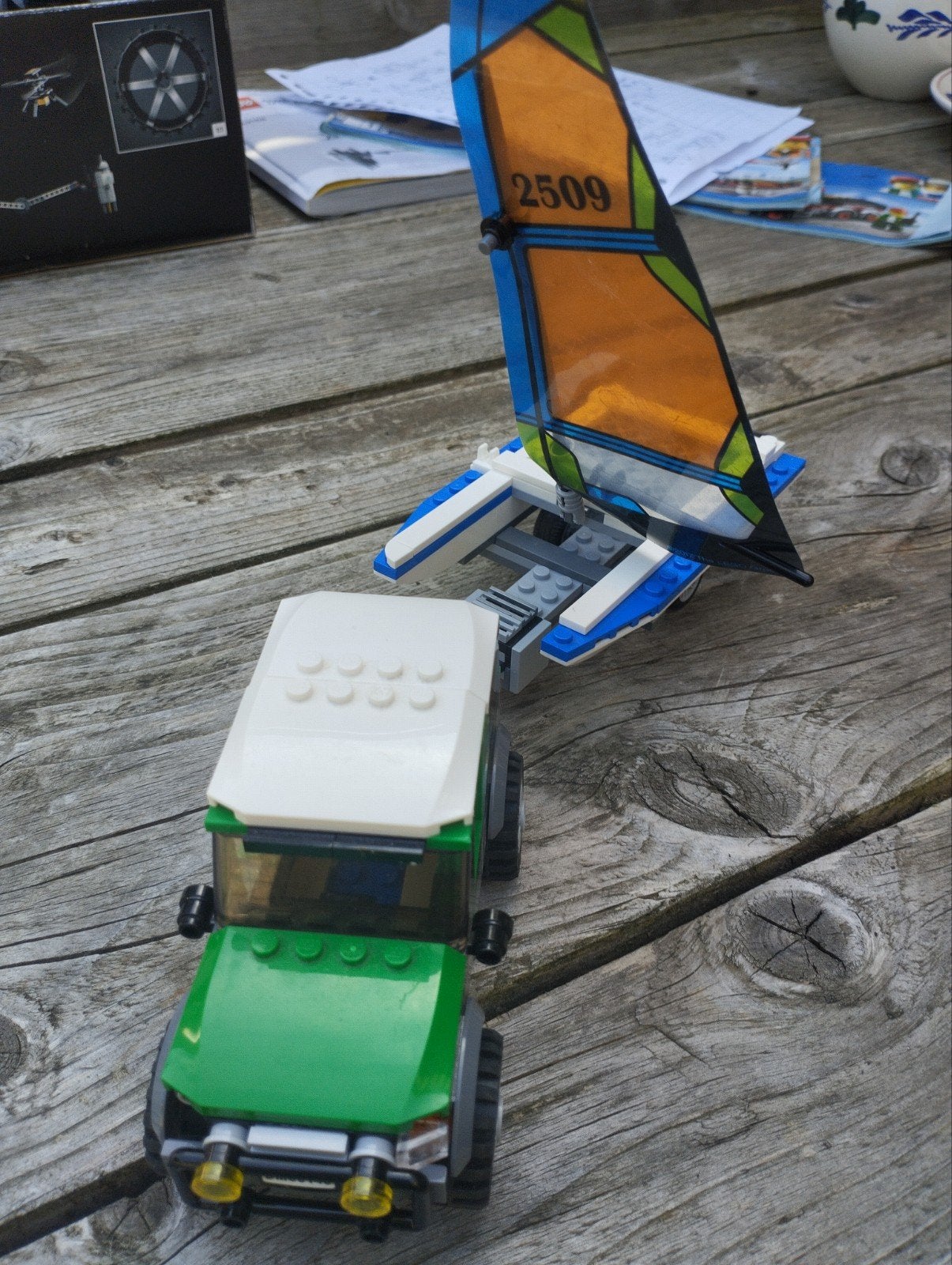 Auto met zeilboot, Ophalen