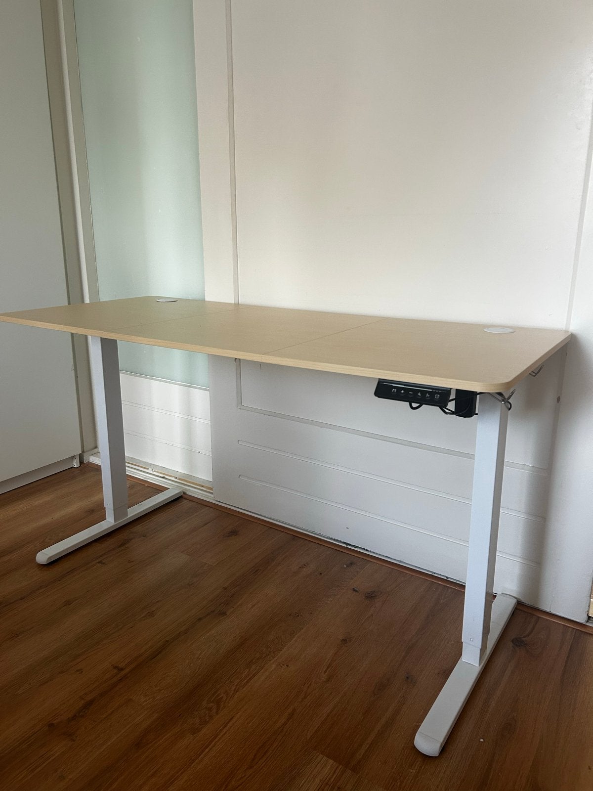 Elektrisch Zit-Sta Bureau 140x60 cm met Geheugenfunctie Beig, Huis en Inrichting, Ophalen, Zit-sta bureau, Elektrisch, Zo goed als nieuw