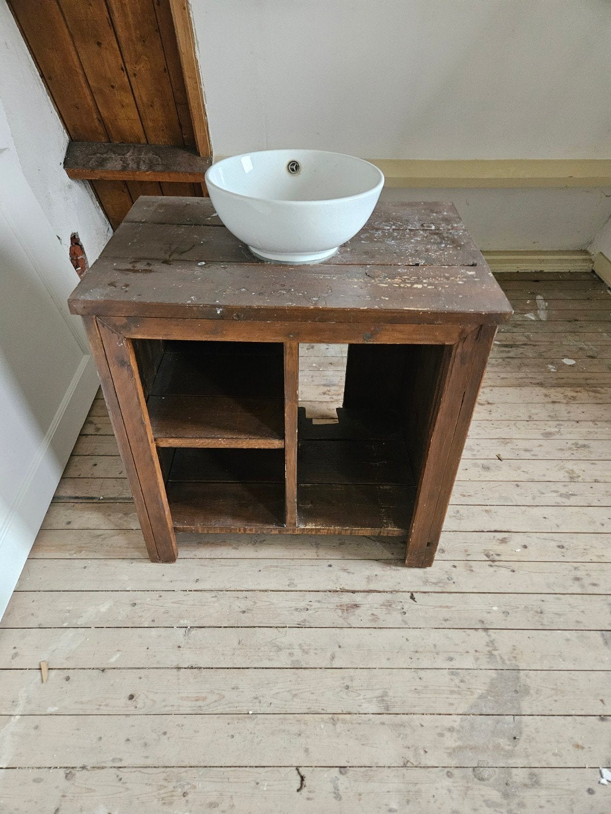 Rustiek houten wastafelmeubel met opzetkom, Antiek en Kunst, Ophalen of Verzenden