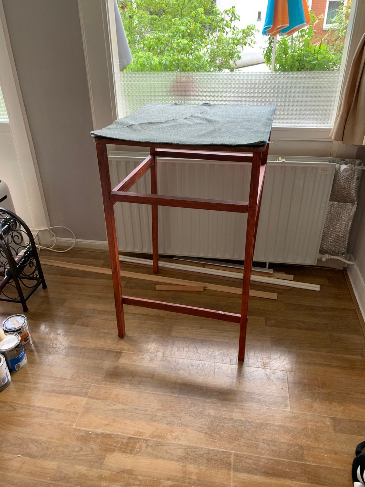 Hoge tafel/ statafel. Let op WANKEL!!!, Ophalen, Gebruikt, 25 tot 50 cm, Rechthoekig