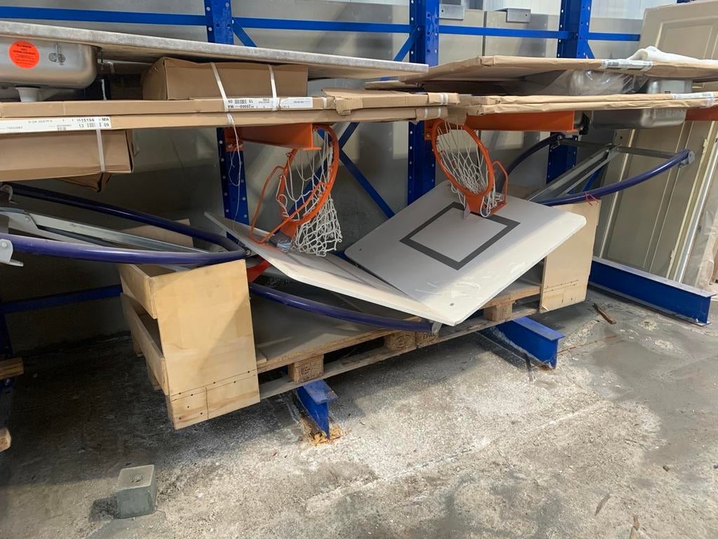 Basketbalring met bord, Sport en Fitness, Ophalen, Zo goed als nieuw, Ring, Bord of Paal