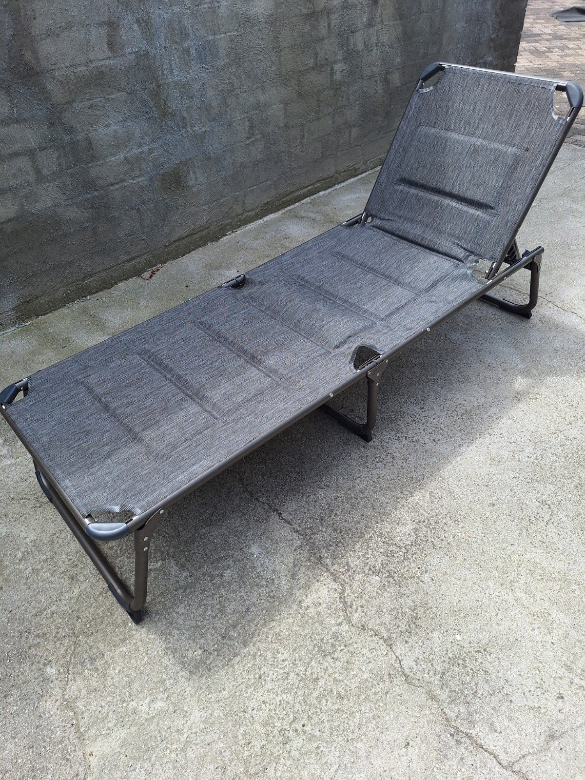 Vrijbuiter Outdoor opvouwbaar ligbed - Zo goed als nieuw, Tuin en Terras, Ligbedden, Ophalen, Zo goed als nieuw, Metaal, Verstelbaar