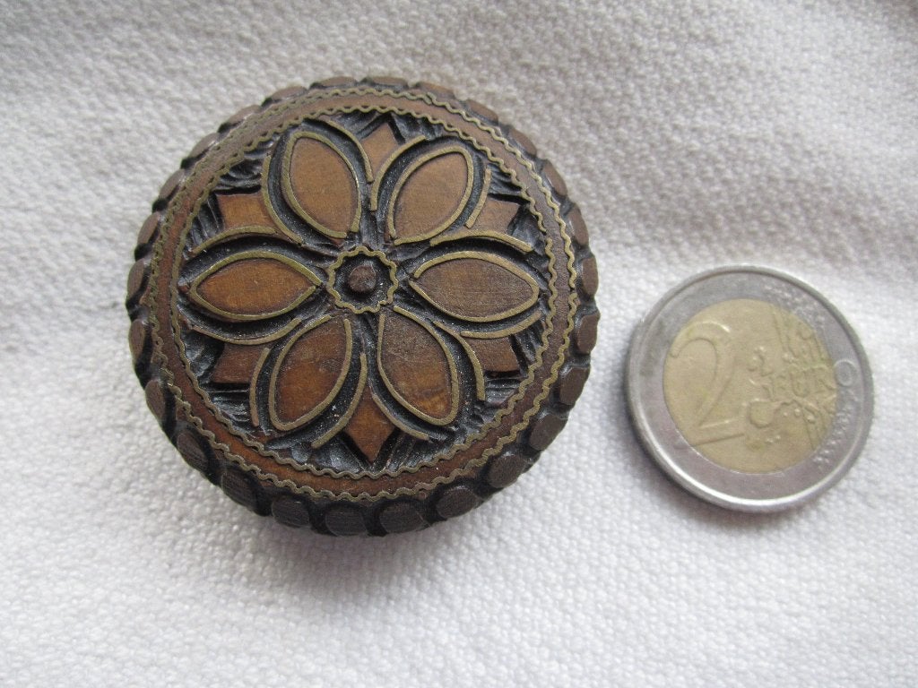 37.  Heel aparte oude broche,, Ophalen, Overige materialen, Broche