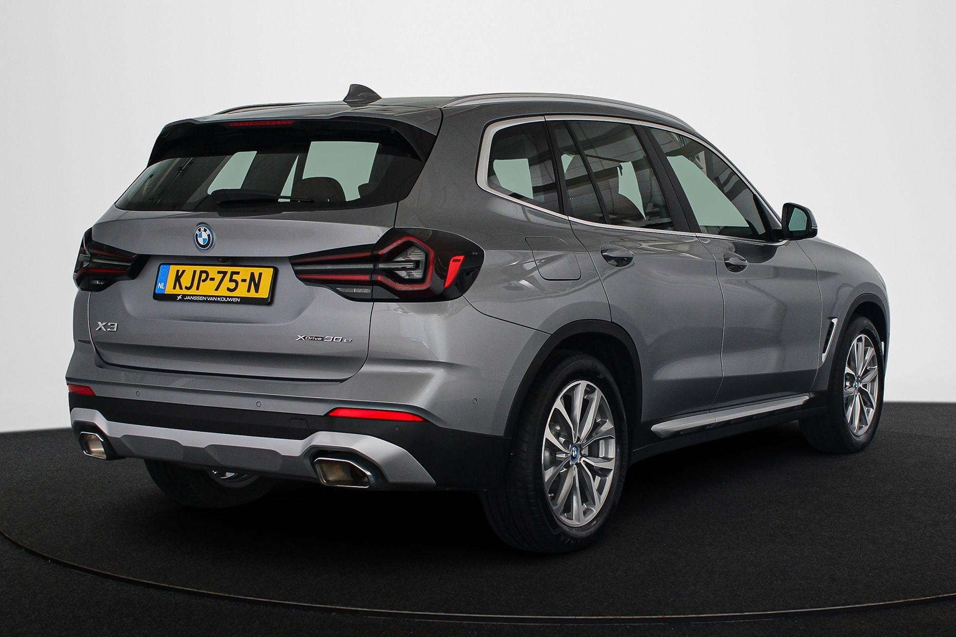 BMW X3 xDrive30e Panoramadak Merino Leder Apple CarPlay Acht, 1998 cc, Gebruikt, 2000 kg, Automatische klimaatregeling
