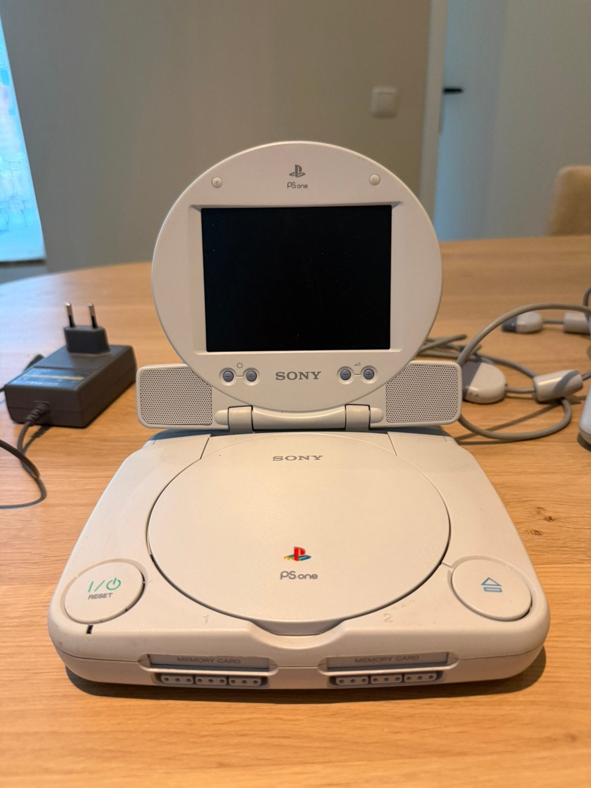Sony PSone SCPH-152 + origineel LCD Screen + accessoires, Spelcomputers en Games, Spelcomputers | Sony PlayStation 1, Ophalen of Verzenden