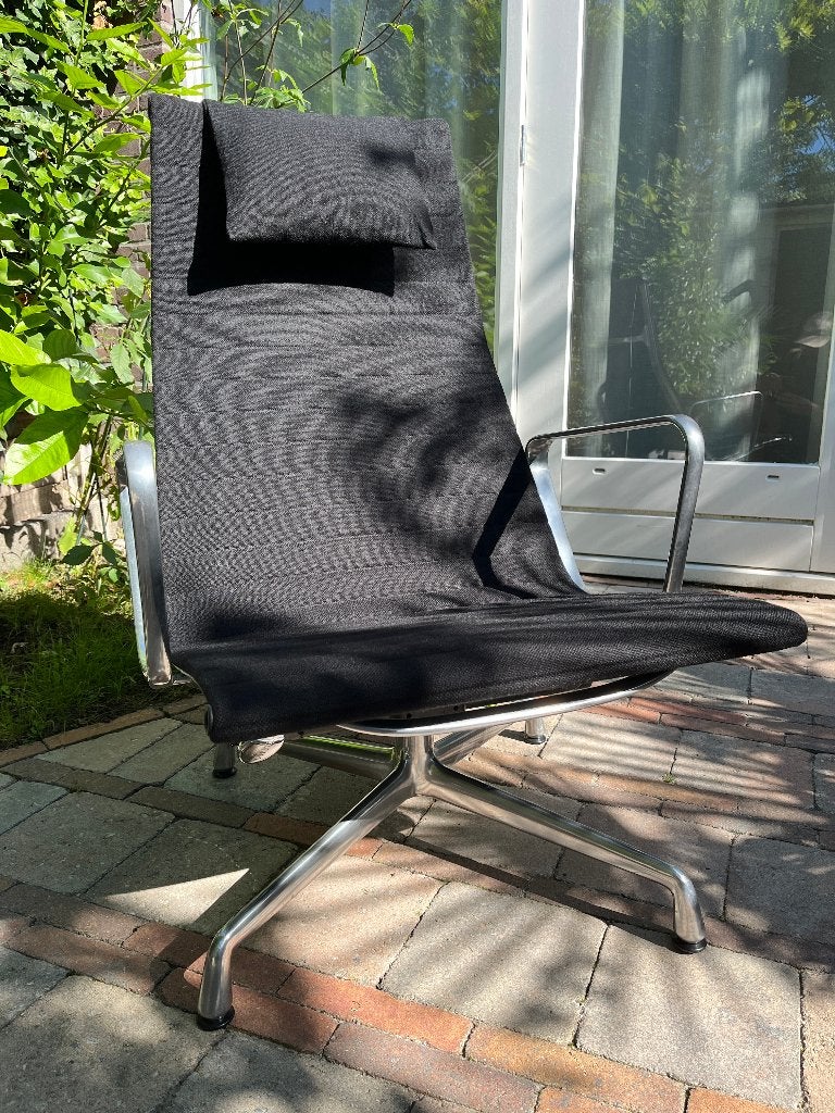 Vitra Eames EA124 Lounge Chair - Zwarte Hopsak, Huis en Inrichting, Ophalen, Gebruikt, Design, 75 tot 100 cm