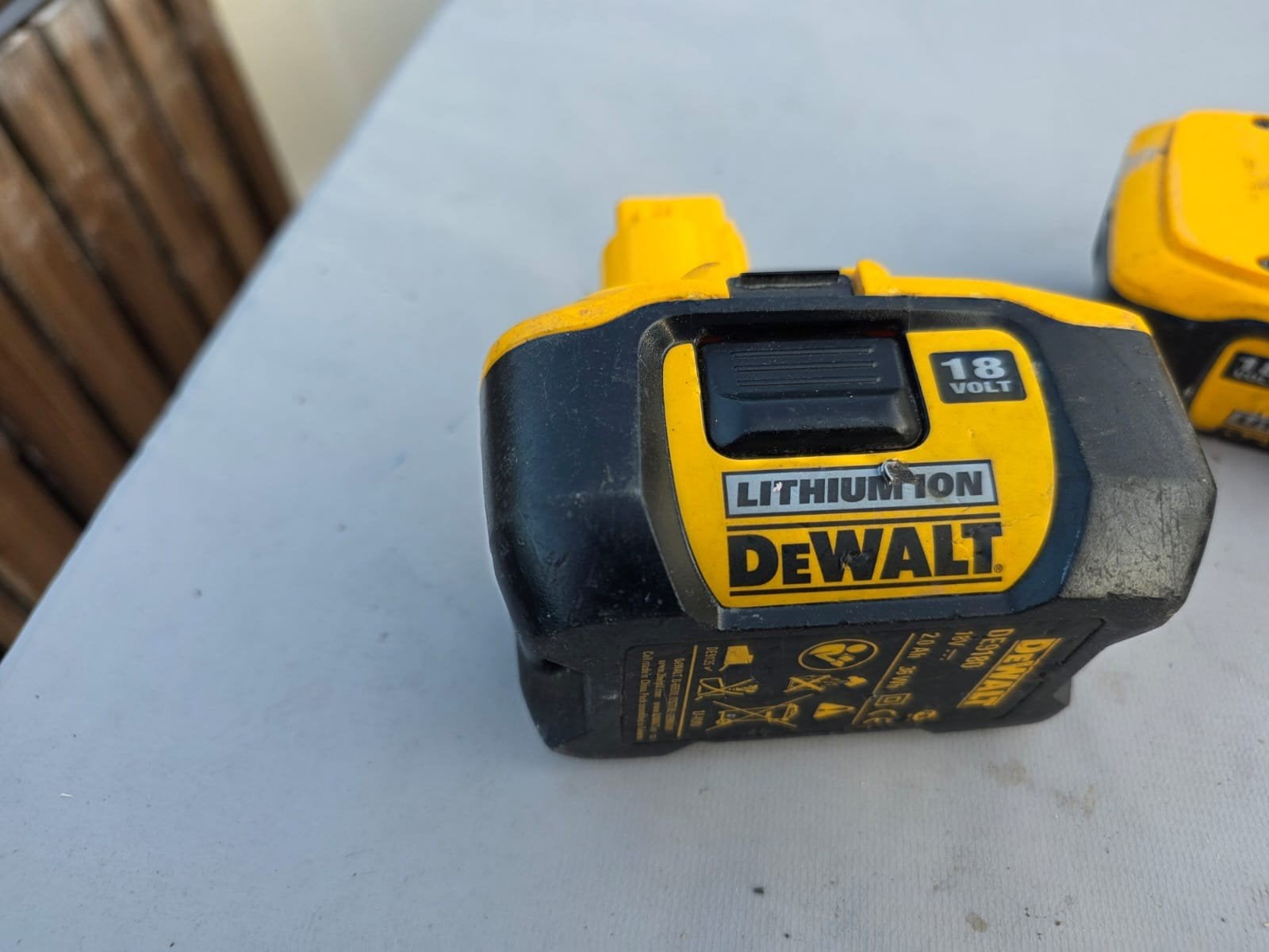 DeWalt 18V Lithium-ion Accu - DE9180 (2.0 Ah) defect, Doe-het-zelf en Verbouw, Elektra en Kabels, Verzenden, Gebruikt, Overige merken