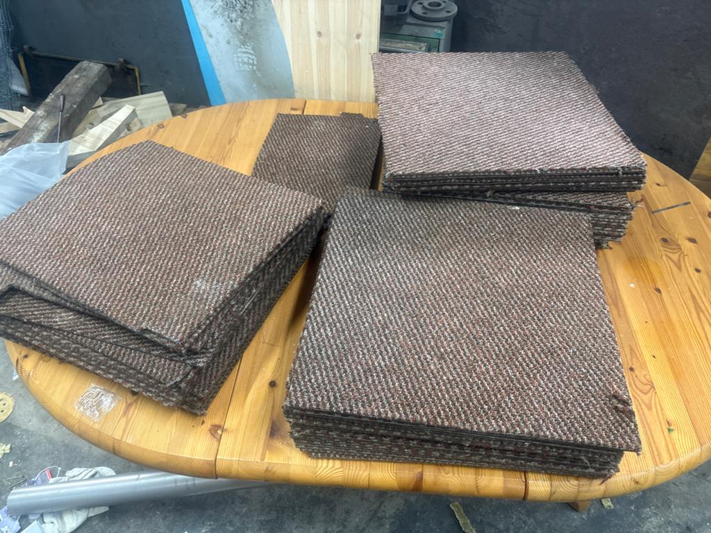 78 stuks tapijttegels 50x50 cm - Bruin/Beige, Ophalen, Zo goed als nieuw