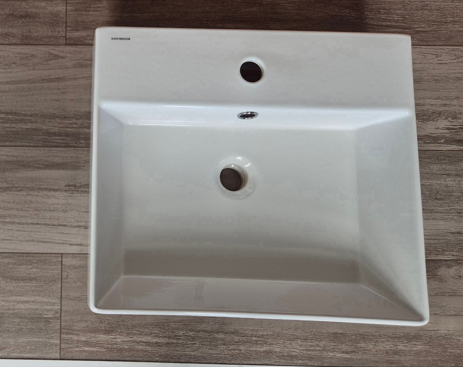 Aqua vive wastafel te koop. 10 maanden oud, Ophalen, Zo goed als nieuw, Wastafel