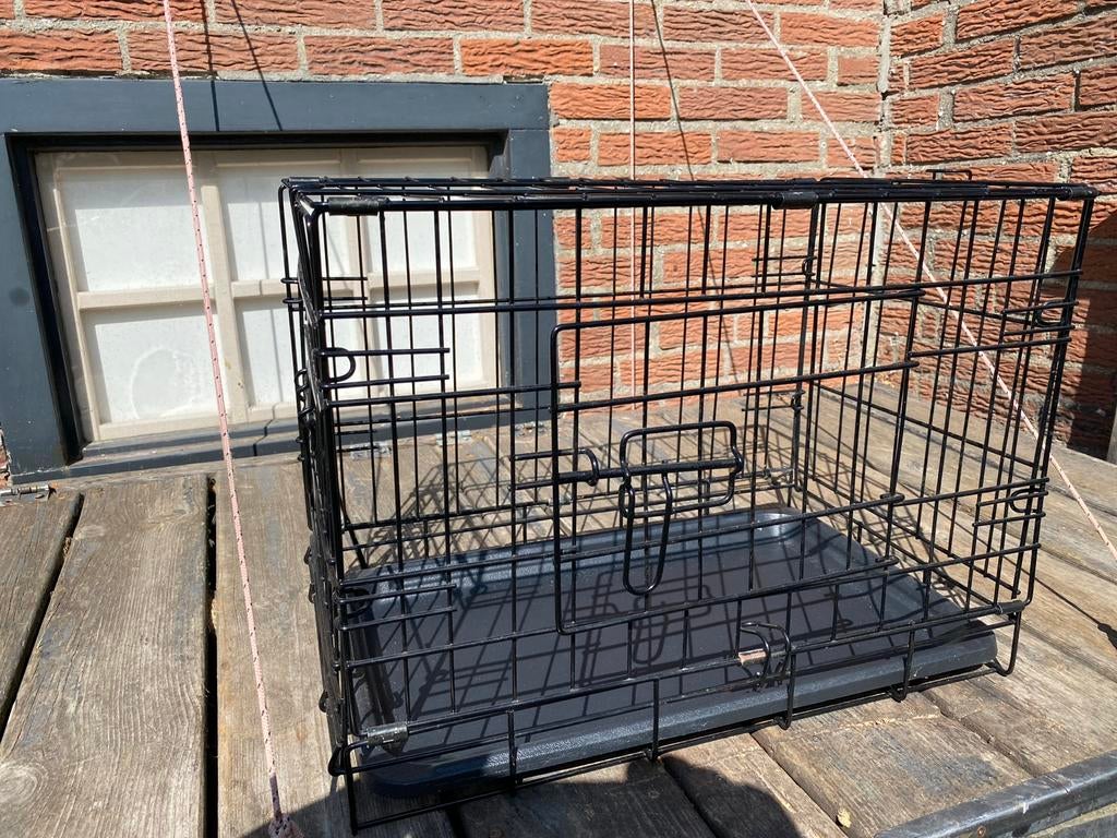 Kleine honde bens. Zwart, Dieren en Toebehoren, Hondenbenches, Ophalen of Verzenden