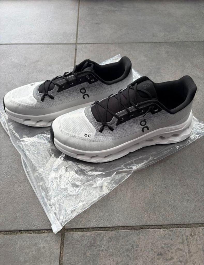 Nieuwe On Cloudmonster sneakers - Maat 42,5 en 44, Ophalen of Verzenden, Nieuw, Wit, Sneakers of Gympen