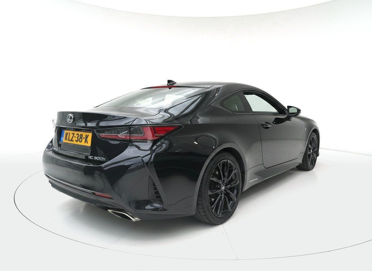 Lexus RC 300h F Sport Line | Carplay | Stoelverwarming & Koe, Auto's, Automaat, Achterwielaandrijving, Gebruikt, 4 stoelen