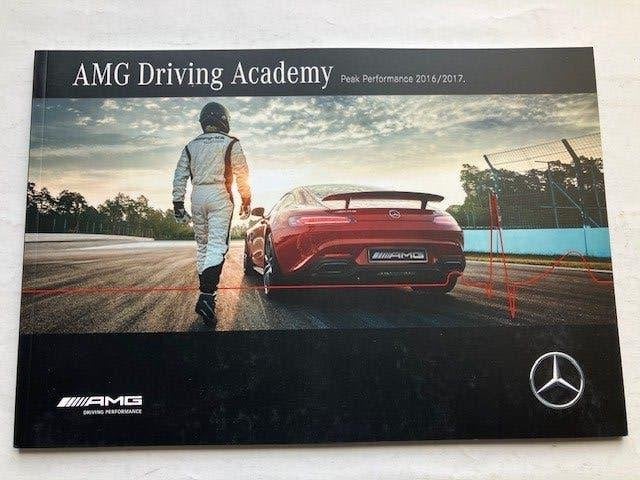 AMG Driving Academy Peak Performance 2016/2017  Duits, Ophalen of Verzenden, Zo goed als nieuw, Mercedes