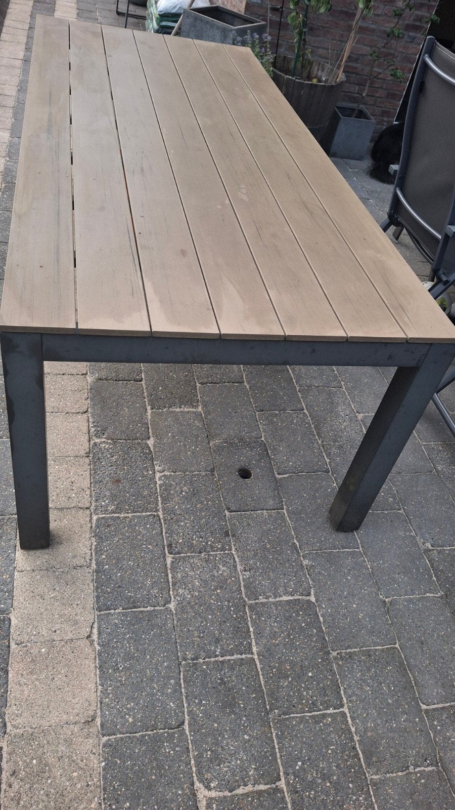 Gebruikte tuintafel bruin composiet gevlamd, Ophalen, Gebruikt, Composiet