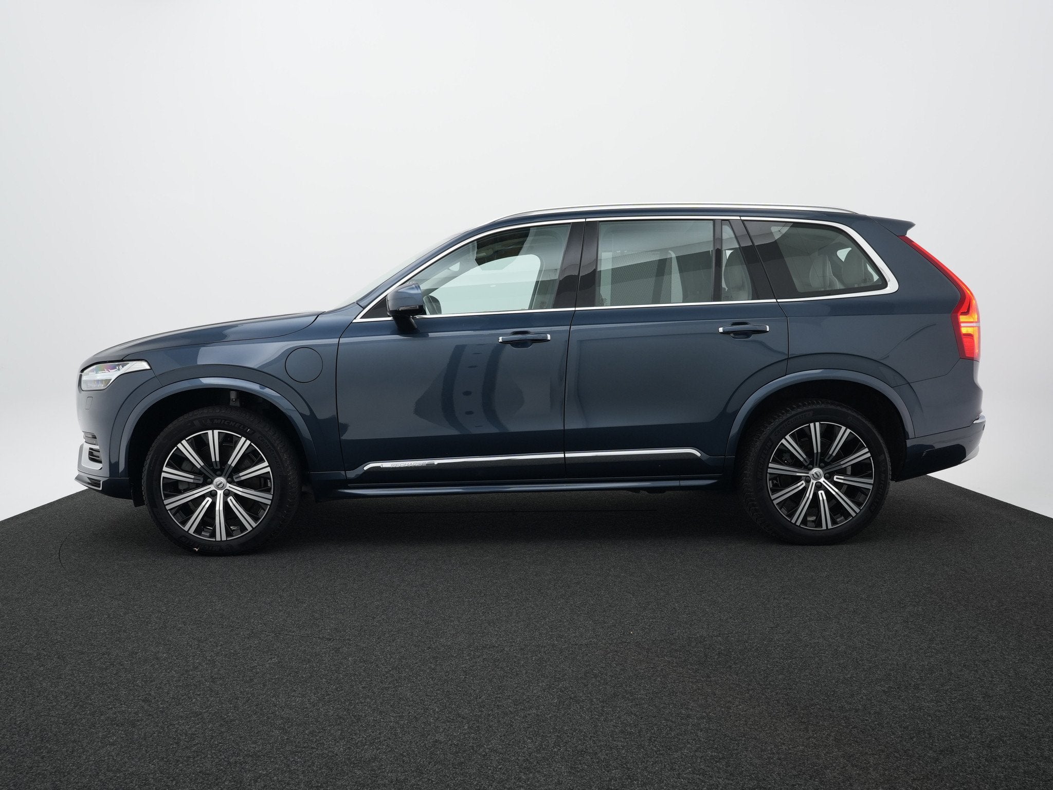 Volvo XC90 T8 Recharge AWD Inscription, Gebruikt, 4 cilinders, 1969 cc, Blauw