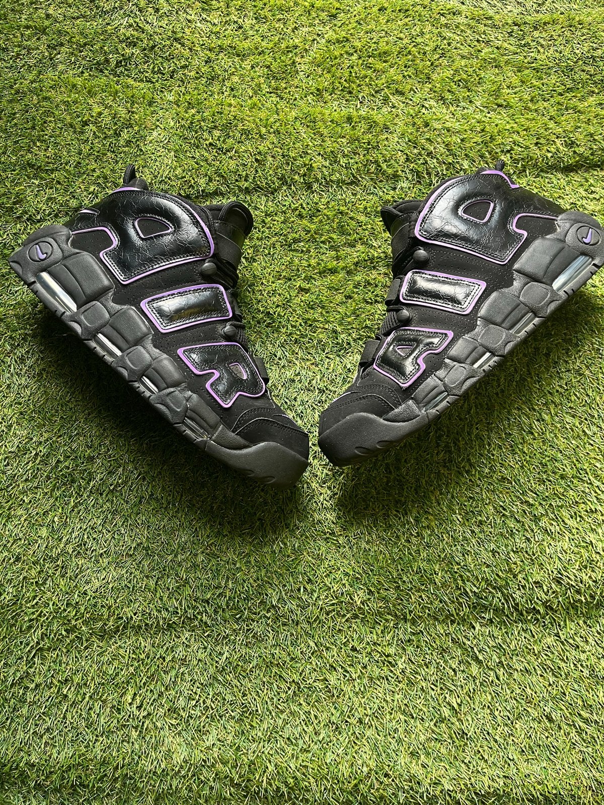 Nike Air More Uptempo '96 Zwart/Paars - Maat 46, Ophalen of Verzenden, Gedragen, Zwart, Sneakers of Gympen