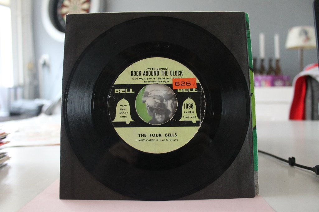 7" Single The Four Bells - Rock Around The Clock / Happy Hol, Gebruikt, 7 inch, Ophalen of Verzenden, Pop