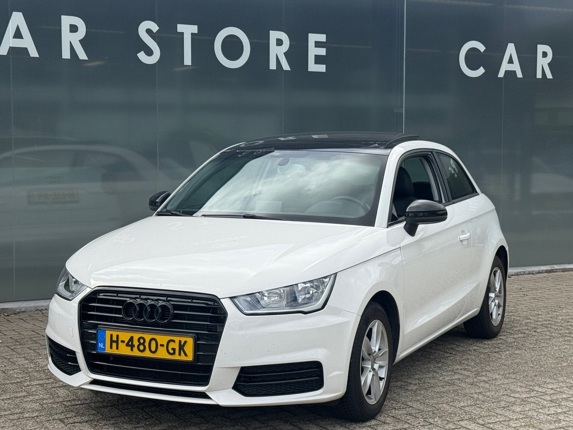 Audi A1 1.0 TFSI Sport Pro Line Pano|Leder|Parkeersensoren, Auto's, Audi, Voorwielaandrijving, 95 pk, 4 stoelen, Wit