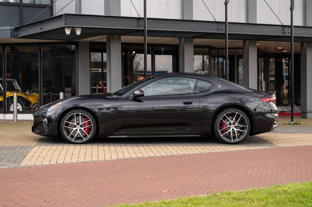 Maserati GranTurismo V6 AWD Trofeo (bj 2024, automaat), Gebruikt, Overige kleuren, 4 stoelen, Bedrijf