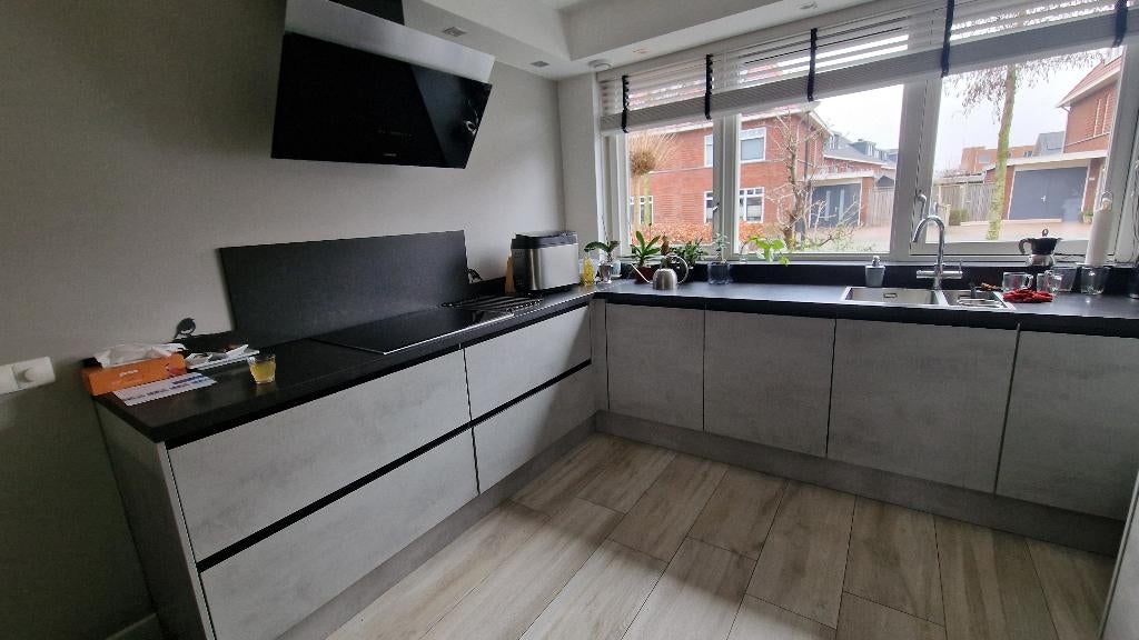 Zaterdag 23 MEI open van 12.00 tot 17.00 uur open, Huis en Inrichting, Keuken | Complete keukens, Wit, Overige typen, Graniet of Steen