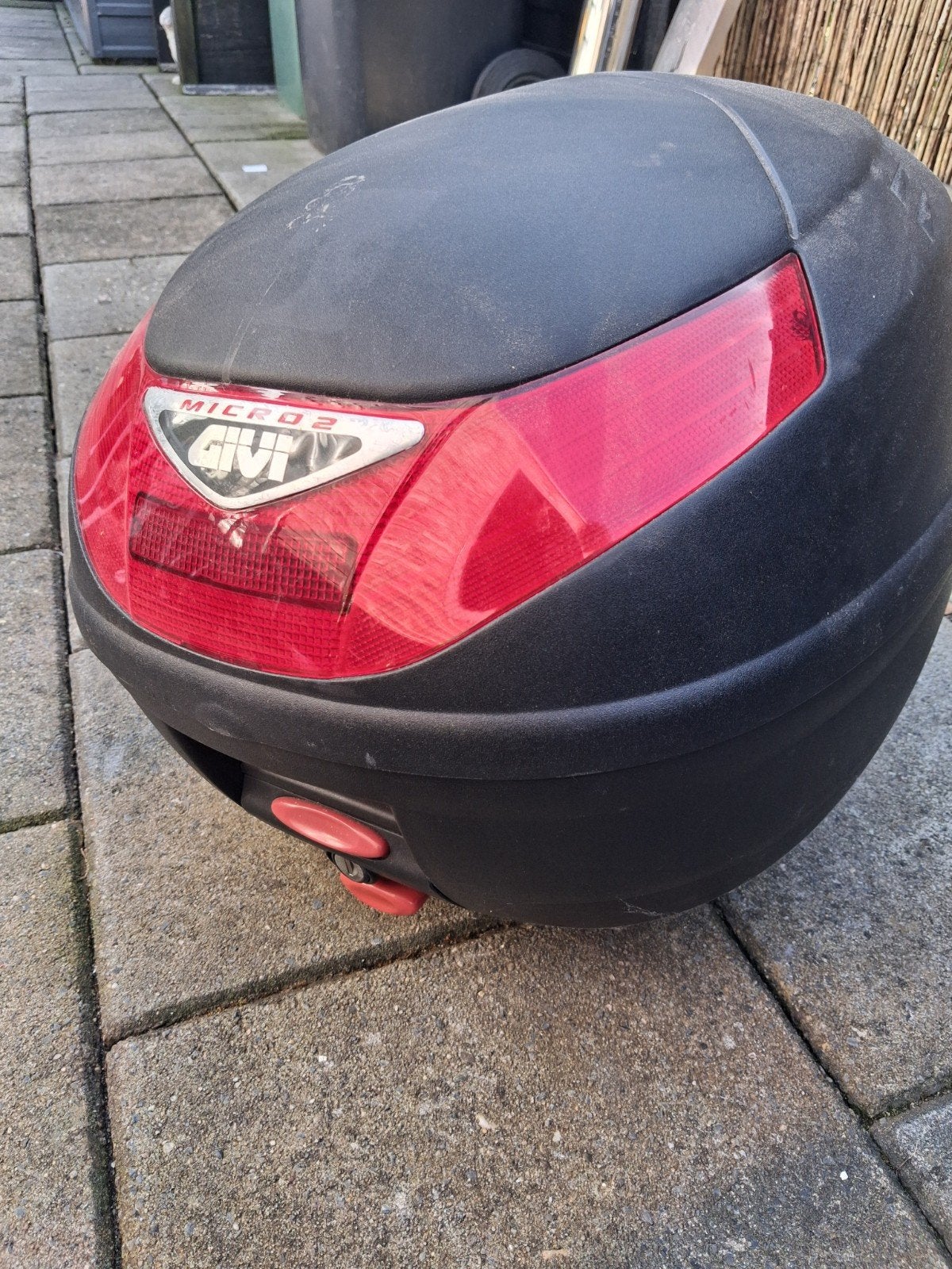 GIVI Micro 2 Topkoffer met bodemplaat en 2 sleutels, Motoren, Ophalen of Verzenden, Gebruikt