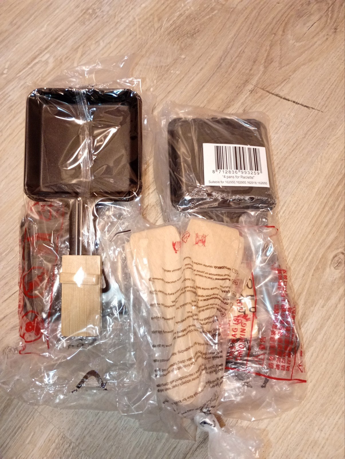 Nieuw 8 pannen en spatels gourmetstel, Diversen, Kerst, Ophalen of Verzenden, Nieuw