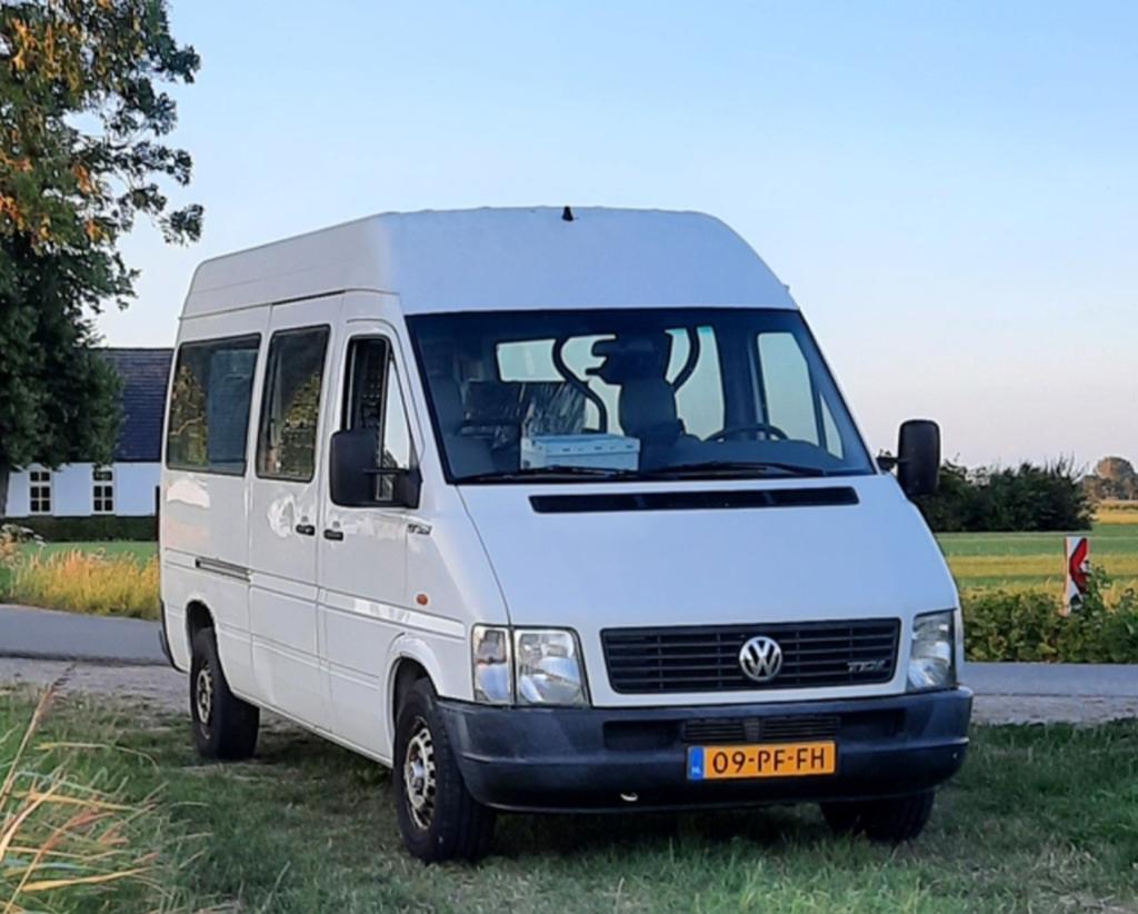 Volkswagen Lt35a 2.5 TDI Kombi 80KW VD 2004 Wit, Auto's, Stof, Overige carrosserieën, 2800 kg, Wit
