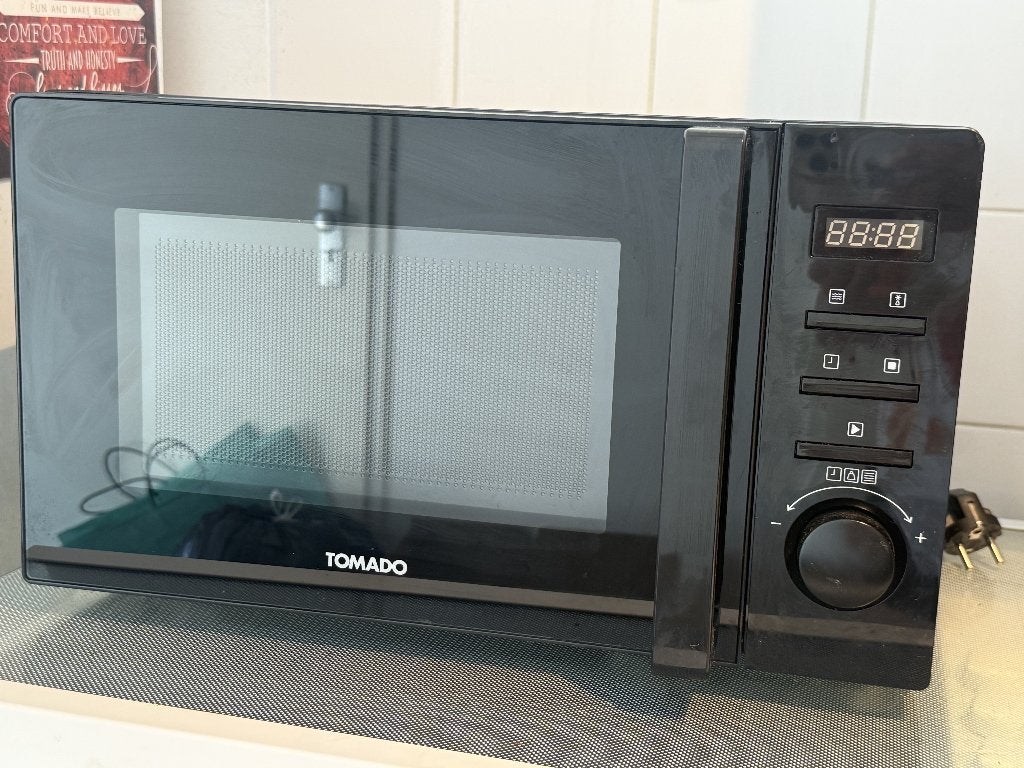 Tomado Microwave, Ophalen, Zo goed als nieuw, Minder dan 45 cm, Magnetron