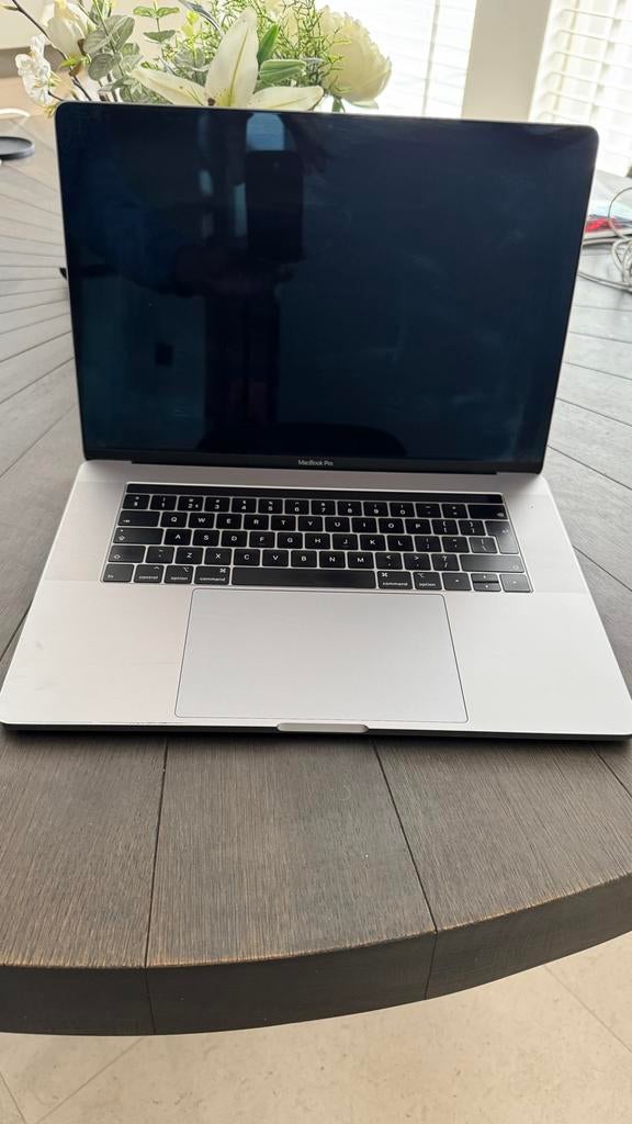 MacBook Pro 15 inch (Model A1990)- spacegrey- defect, MacBook Pro, 1 TB of meer, Ophalen of Verzenden, Niet werkend