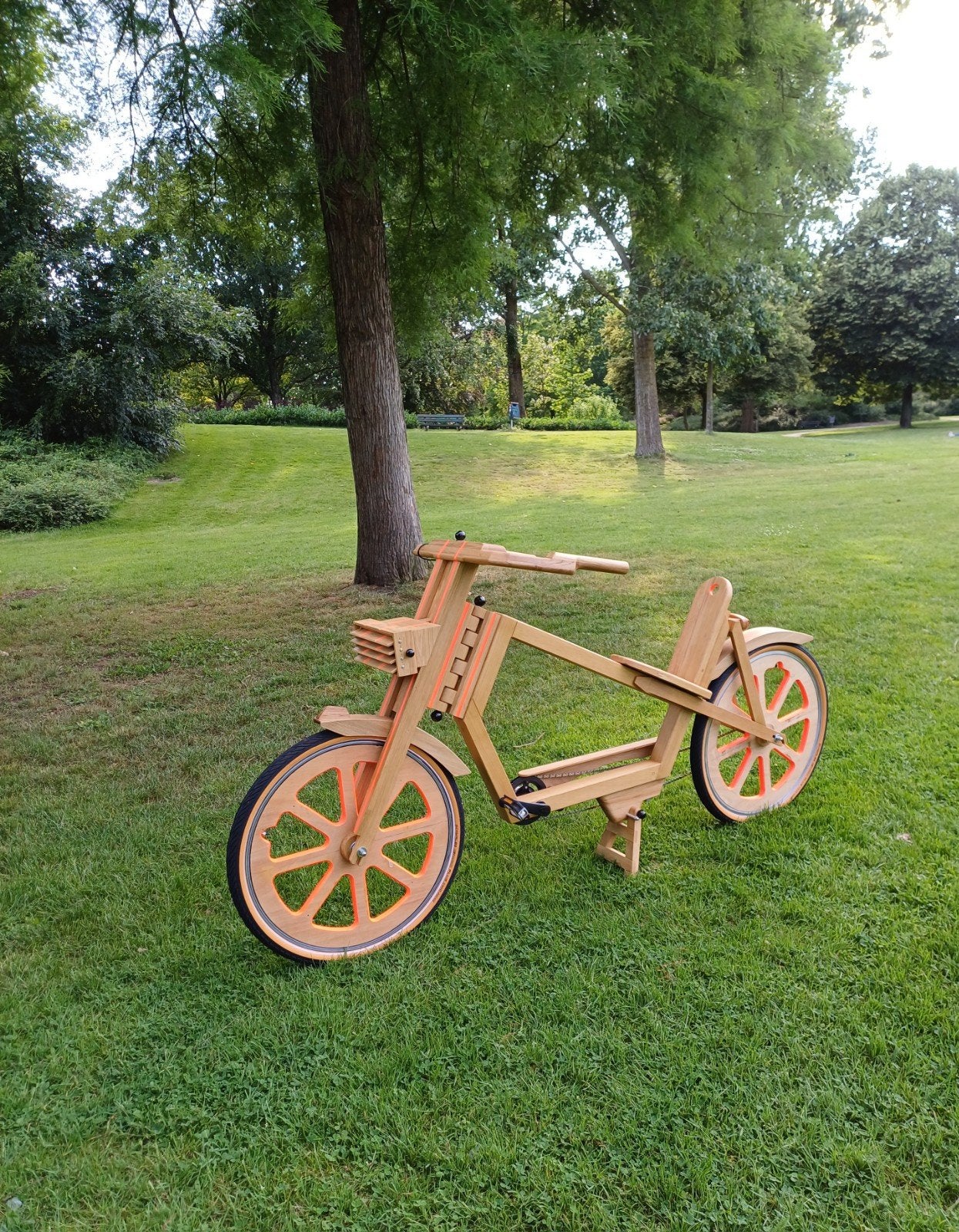 Unieke houten fiets - Handgemaakt en decoratief, Ophalen, Nieuw, Handgemaakt