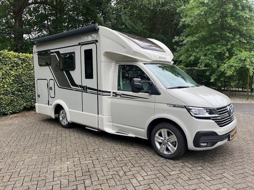 Knaus Tourer 500 MQ 2023 2 persoons nieuwstaat, Caravans en Kamperen, Automaat, Standaard zit, Tot en met 2, Diesel