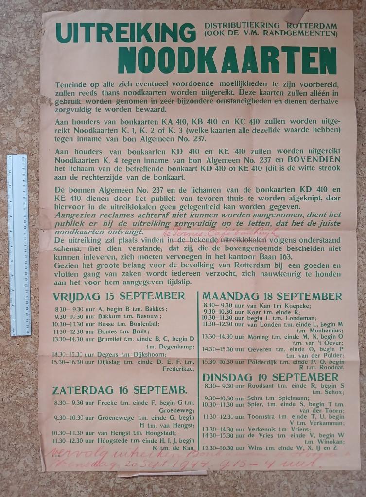 Affiche distributiekring Rotterdam noodkaarten 1944 WOII, Verzamelen, Militaria | Tweede Wereldoorlog, Overige soorten, Overige typen