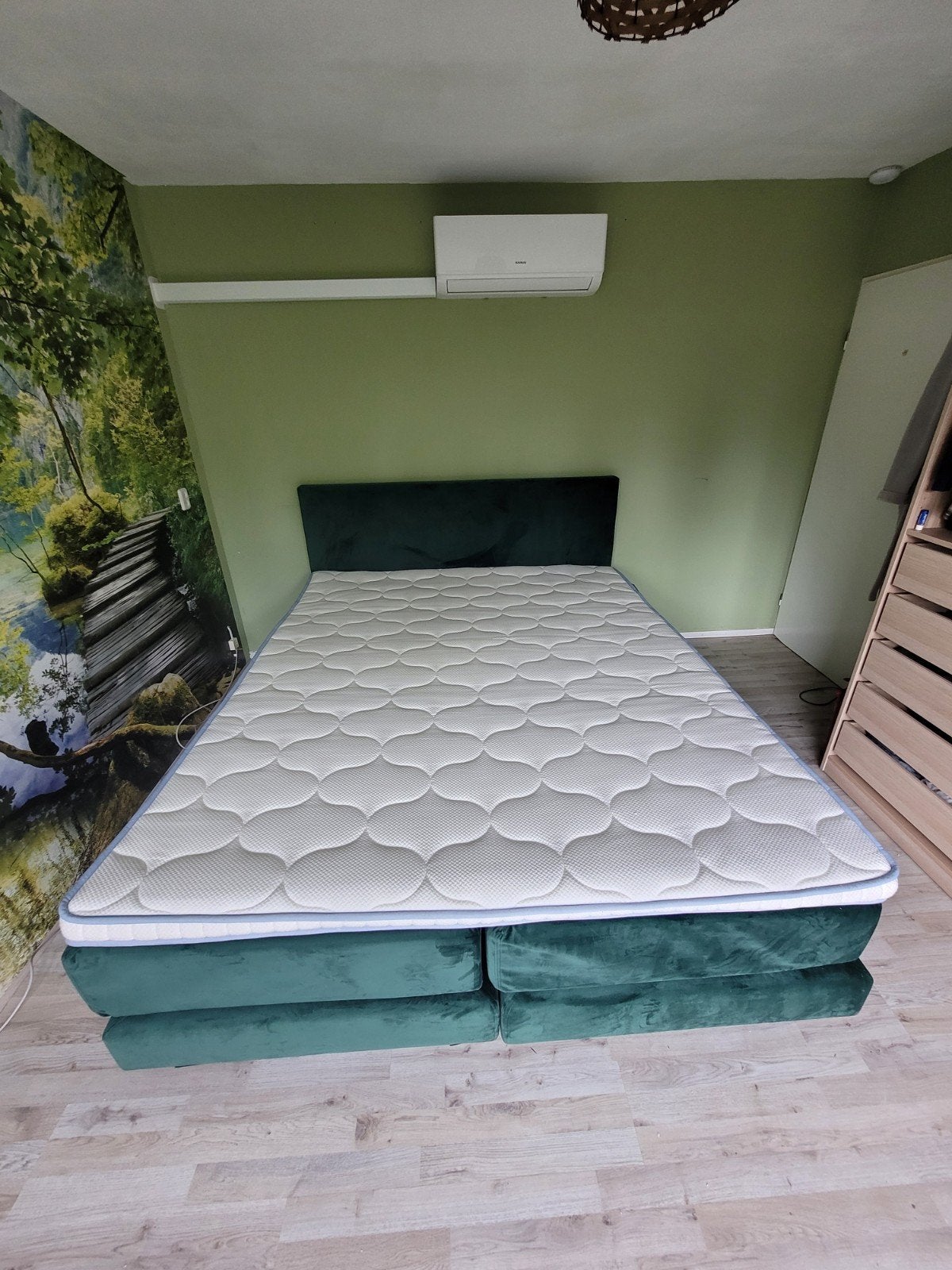 Swiss Sense  Boxspring - Tweepersoons - Groen, Ophalen, Tweepersoons, Zo goed als nieuw, 180 cm