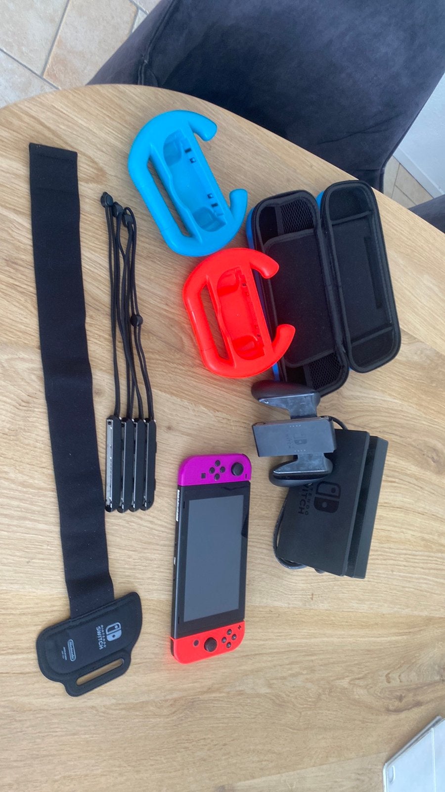 Nintendo switch + gamespullen, Met 2 controllers, Ophalen of Verzenden, Zo goed als nieuw, Switch Original