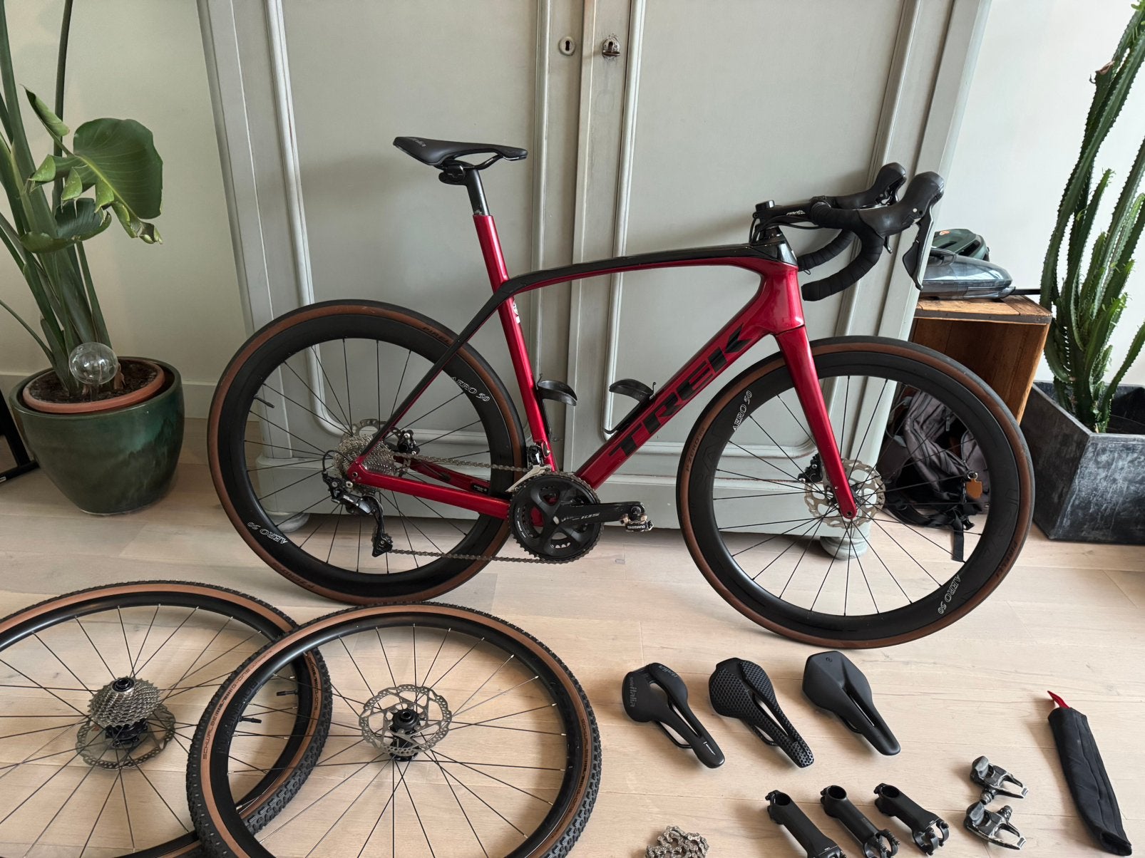 Trek Domane SL5, 28 inch, Gebruikt, Carbon, Meer dan 20 versnellingen