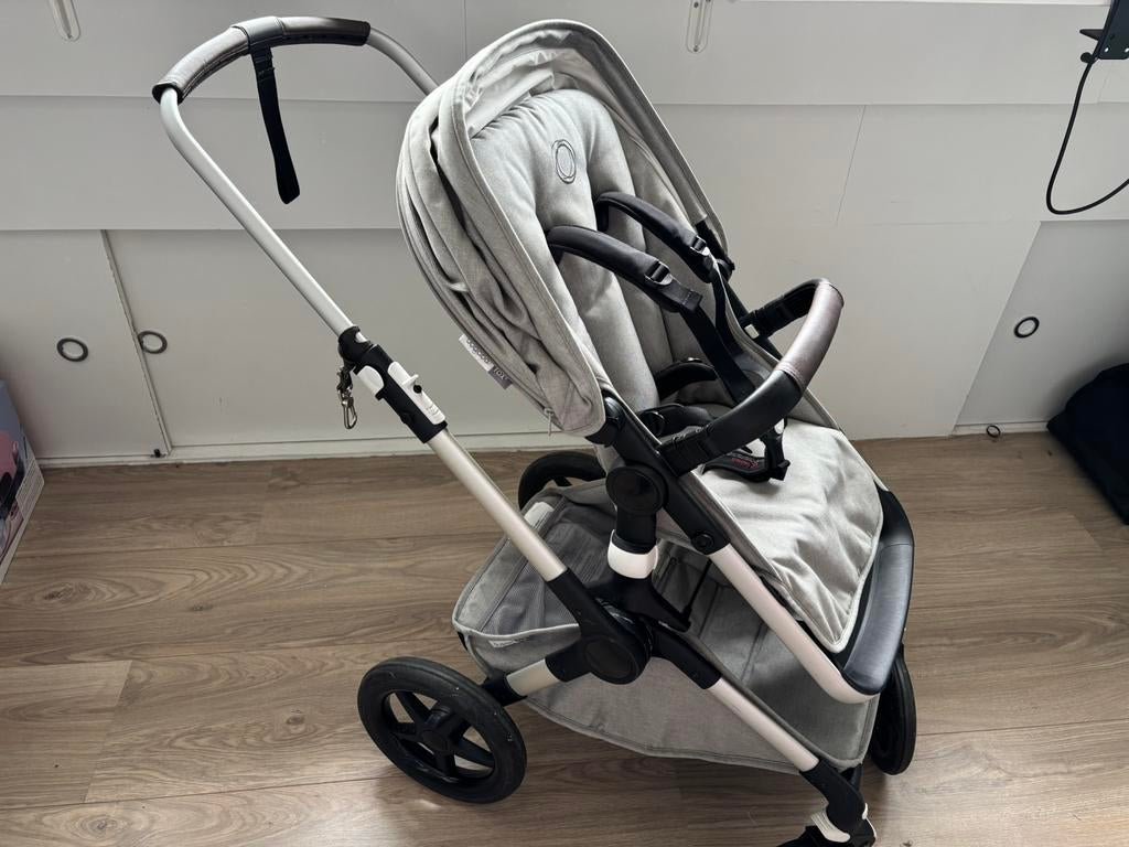 Bugaboo Fox 2 kinderwagen (compleet), Kinderen en Baby's, Buggy's, Ophalen, Zo goed als nieuw, Overige merken, Verstelbare rugleuning