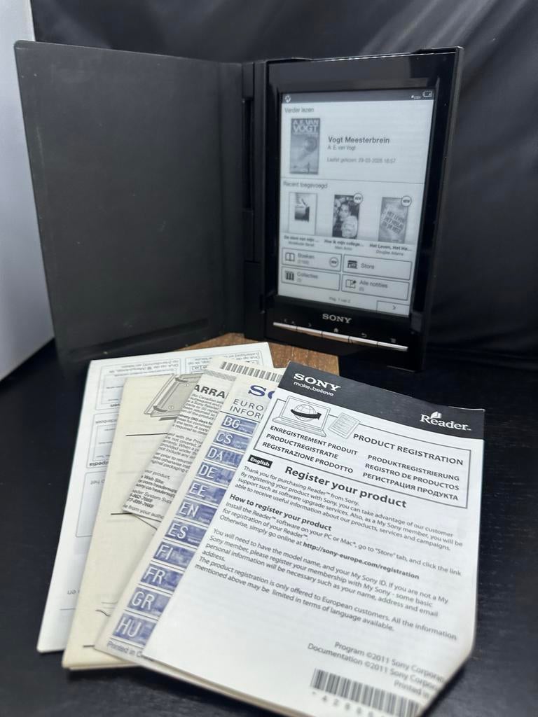 Sony Reader PRS-T1 e-reader met 2168 boeken en hoes, Computers en Software, E-readers, Zo goed als nieuw, 6 inch of minder, 4 GB of minder