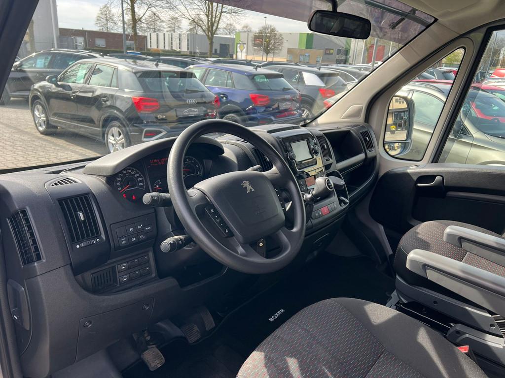 Peugeot Boxer 435 2.2 BlueHDi tijhof oprijwagen luchtvering,, Auto's, Bestelauto's, Voorwielaandrijving, Stof, Gebruikt, Bedrijf