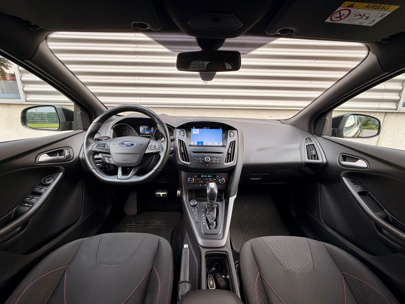 Foto 13 van Ford Focus ST-line 1.5 Ecoboost 182pk 2017 Zwart