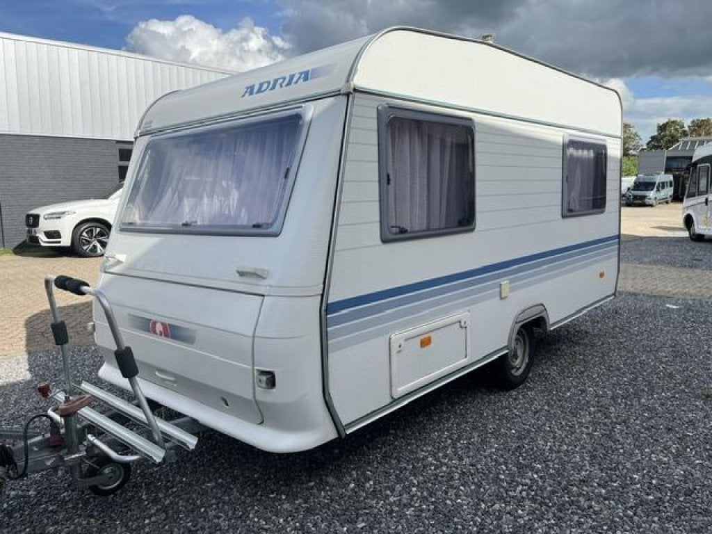 Adria Altea 390 DS Lichtgewicht + Voortent, Caravans en Kamperen, Bedrijf, Treinzit, Adria, 500 - 750 kg