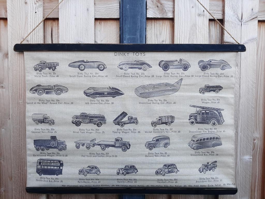 Vintage Dinky Toys linnen Wandkaart 90cm, Antiek en Kunst, Curiosa en Brocante, Ophalen of Verzenden