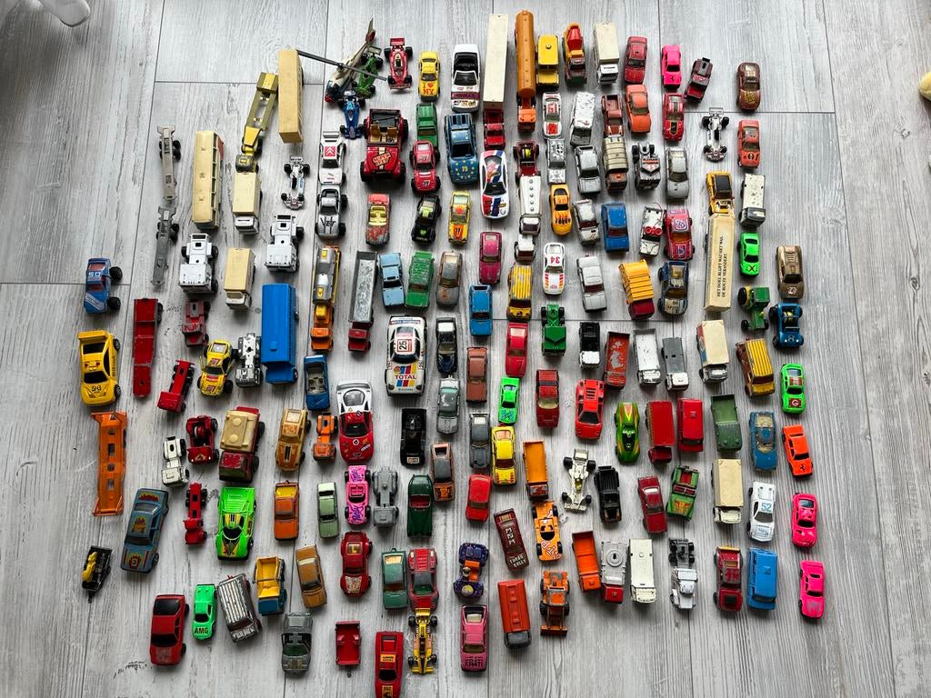 Grote collectie speelgoedauto's en vrachtwagens, Overige merken, Gebruikt, 1:50 of kleiner, Auto