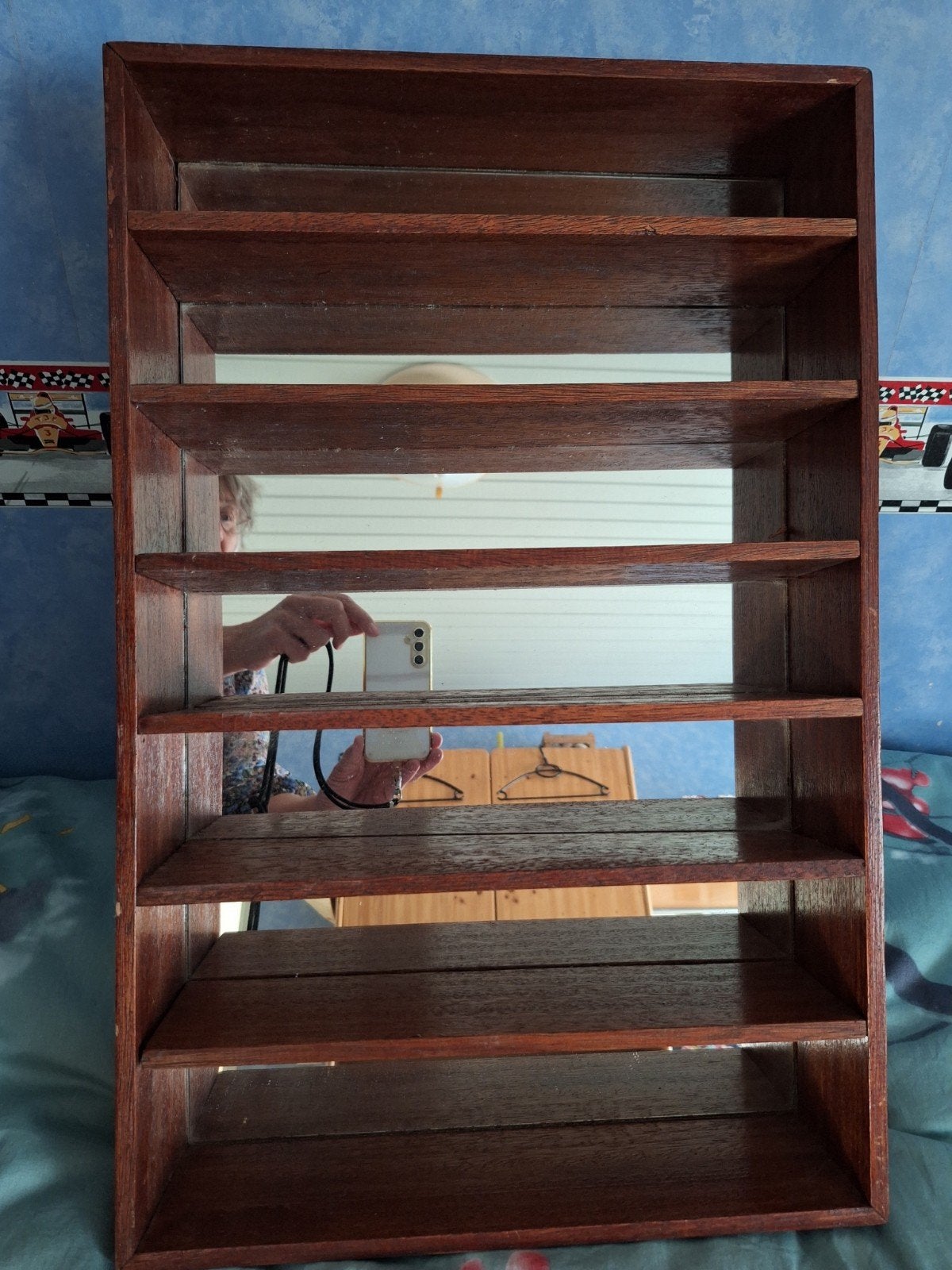 Vitrine kastje met spiegel achterwand, Ophalen, Met plank(en), 50 tot 100 cm, Minder dan 25 cm