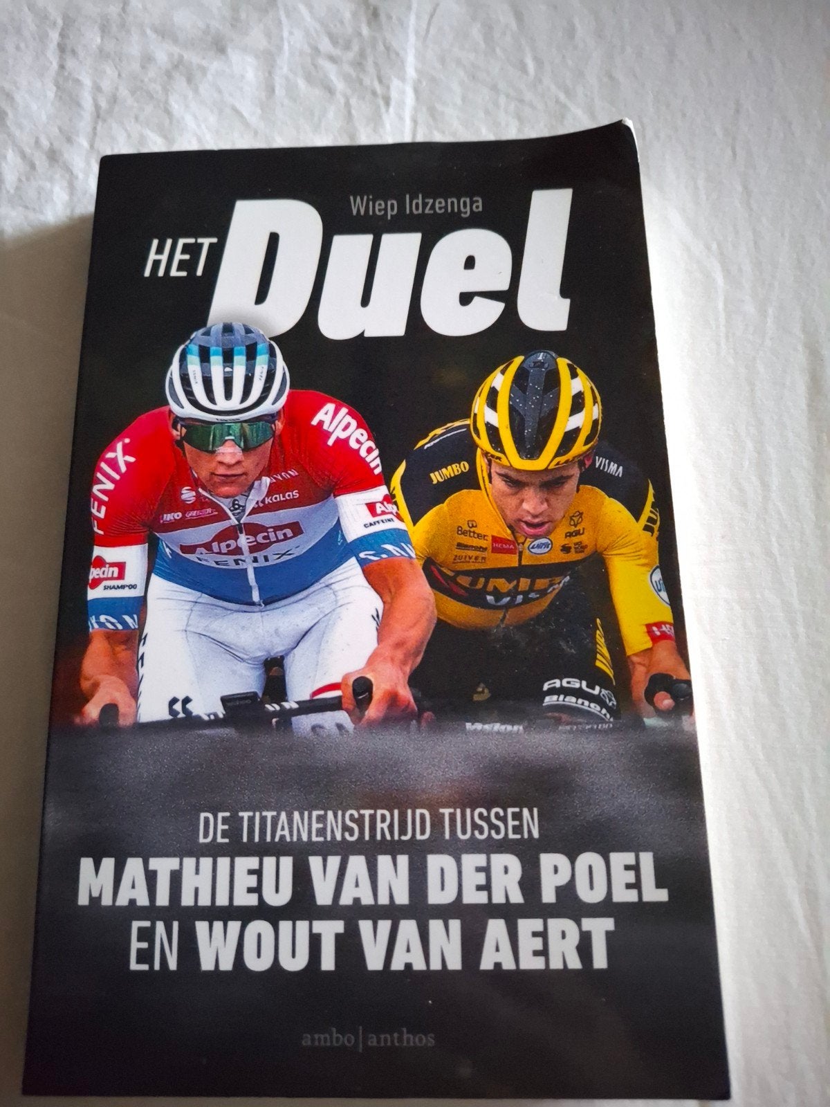 Het Duel: Mathieu van der Poel en Wout van Aert, Boeken, Ophalen of Verzenden, Zo goed als nieuw, Wiep Idzenga, Lopen en Fietsen