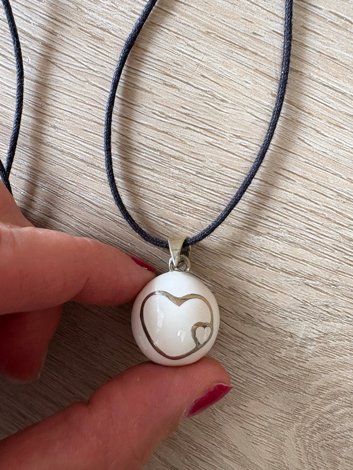 Zwangerschapsketting met hartjes hanger, Sieraden, Tassen en Uiterlijk, Wit, Ophalen of Verzenden, Zo goed als nieuw, Overige materialen