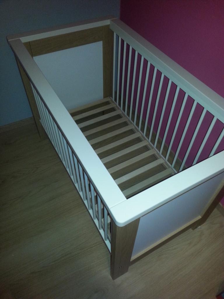 Complete babykamer ledikant, commode, kast en wandplank, Ophalen, Gebruikt, Jongetje of Meisje