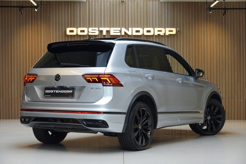 Volkswagen Tiguan 1.4TSI/245pk eHybrid R-Line Blackstyle|202, 1716 kg, Zwart, 4 cilinders, Hybride Elektrisch/Benzine
