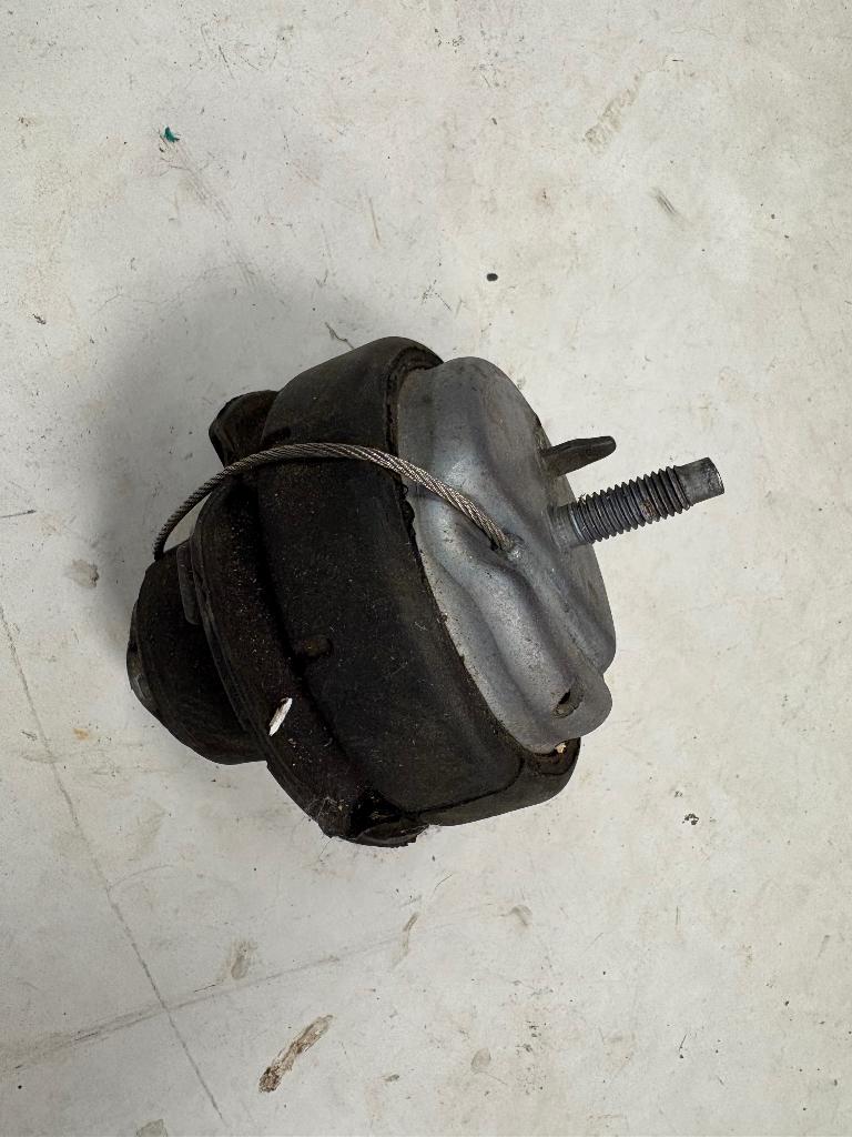 Motorsteun Volvo V70, Ophalen of Verzenden, Gebruikt, Volvo