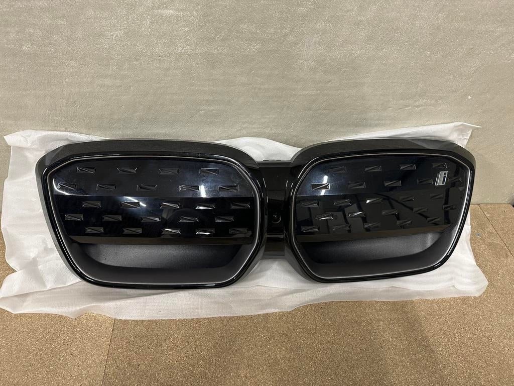 Bmw ix3 facelift grill grille met camera zwart origineel, Gebruikt, Voor, Ophalen of Verzenden, Bumper